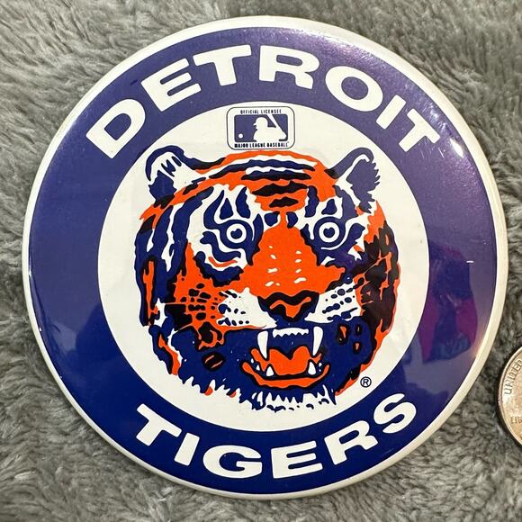 Vintage 60s 70’s 80’s MLB Detroit Tigers Baseball Souvenir Pin Back Button - Picture 1 of 3